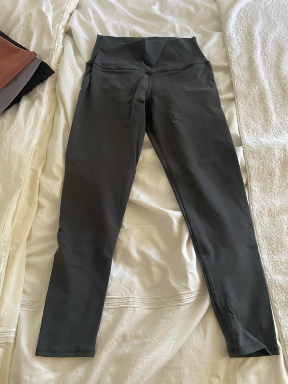 ALO Yoga High-Waist Black Leggings